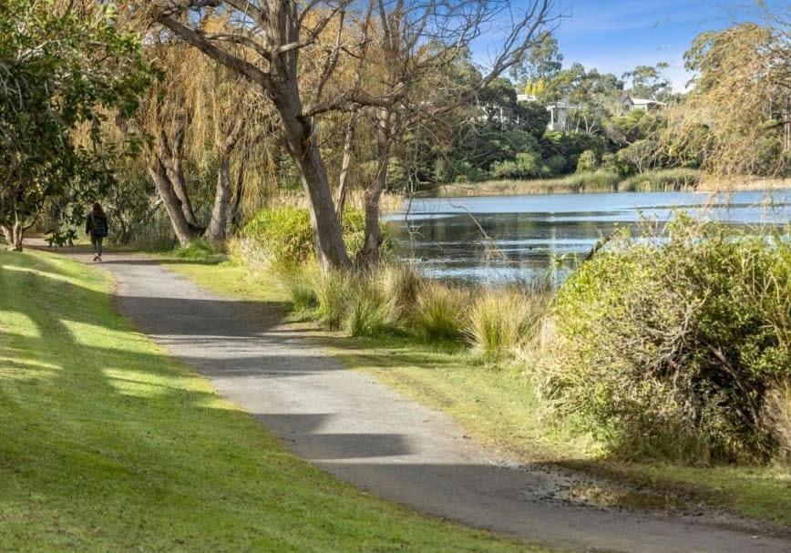 Riviera Lakeside With Uninterrupted Water Views Villa Ocean Grove Exterior foto